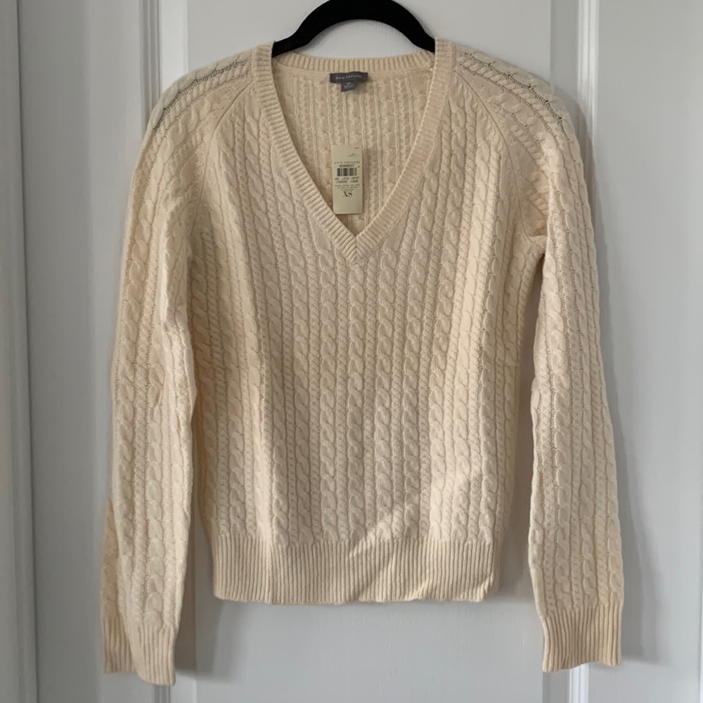 NWT ANN TAYLOR Ivory 100% Cashmere V-Neck Cable Knit Long Sleeve Sweater Size XS